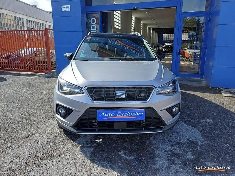Usado Seat Arona Ecomotive 115 CV (84 kW) 2019 Gris / plata SUV