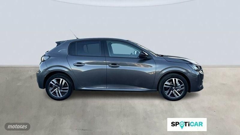 Usado Peugeot 208 Allure 102 CV (75 kW) 2023 Gris Utilitario