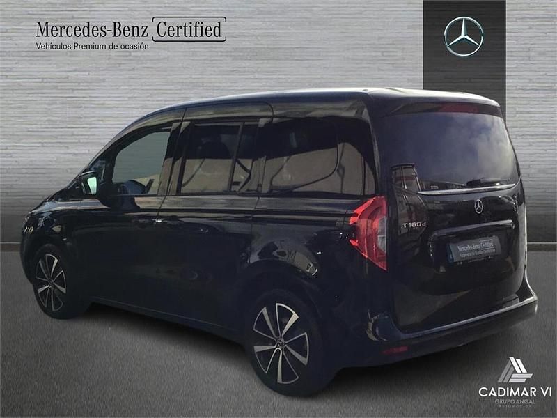 Usado Mercedes T180 116 CV (85 kW) 2025 Negro Monovolumen