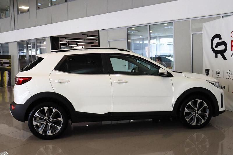 Usado Kia Stonic 110 CV (80 kW) 2018 Blanco SUV
