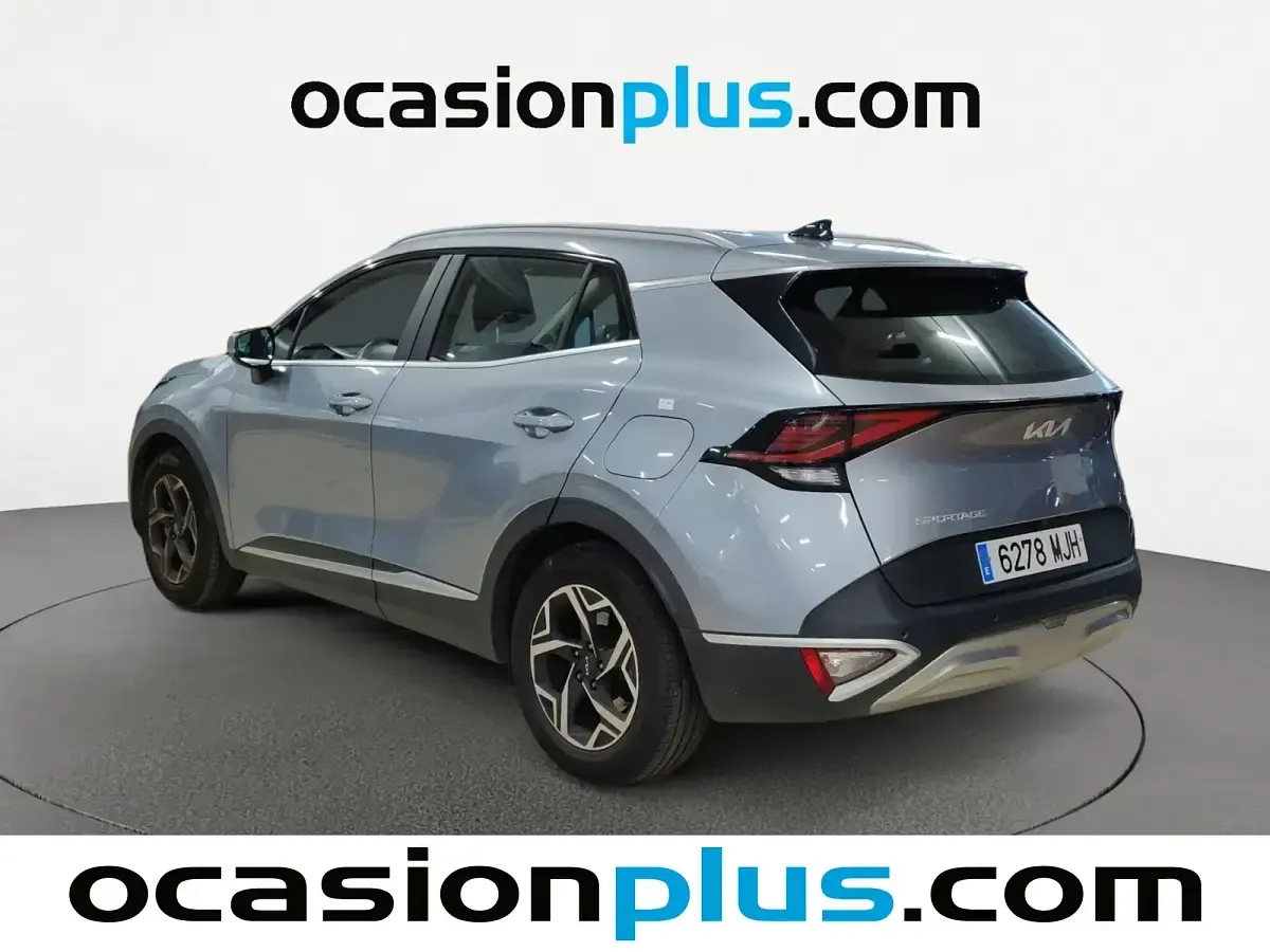 Usado Kia Sportage 136 CV (100 kW) 2023 Gris SUV