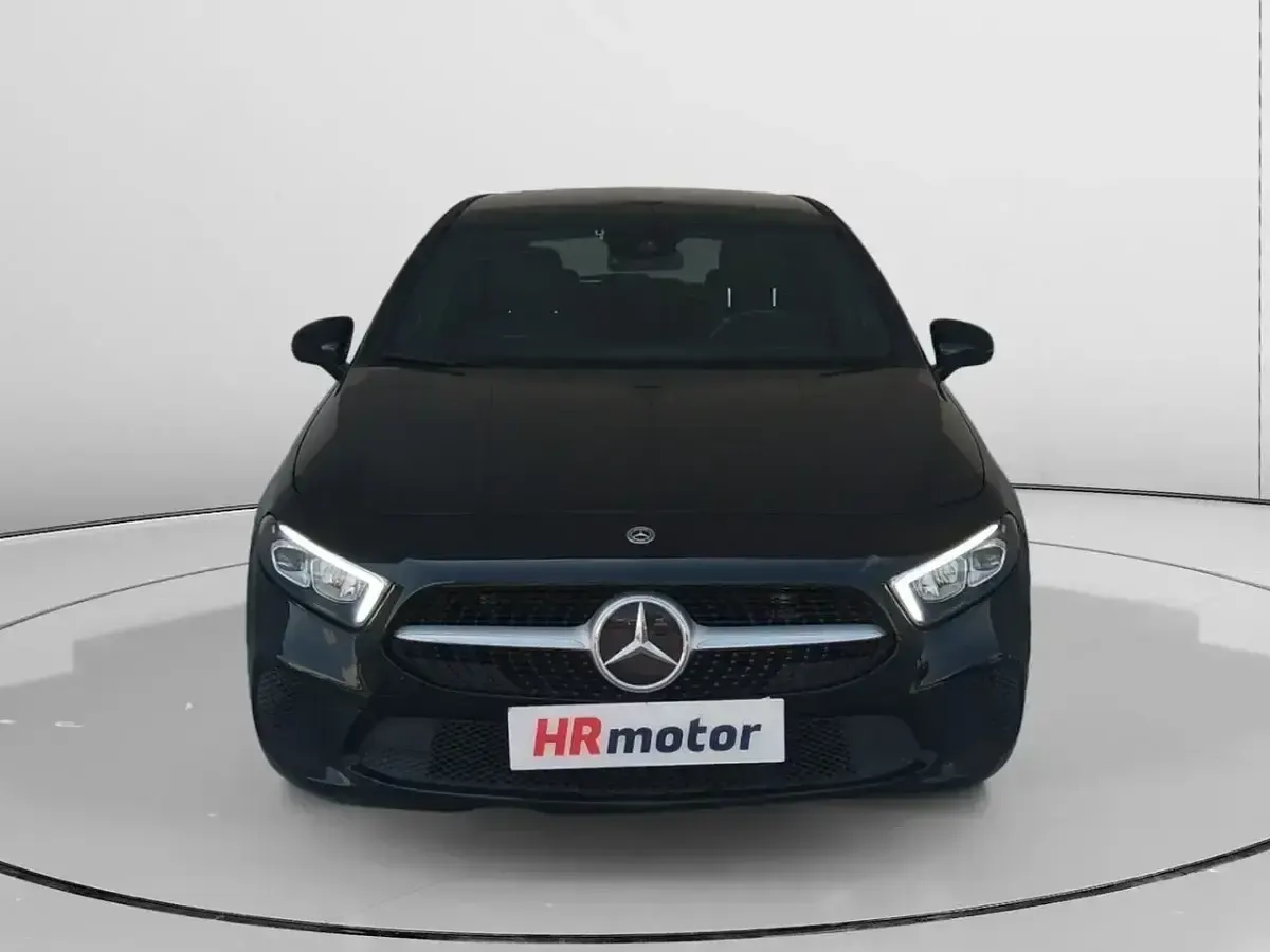 Usado Mercedes A180 116 CV (85 kW) 2021 Negro Berlina
