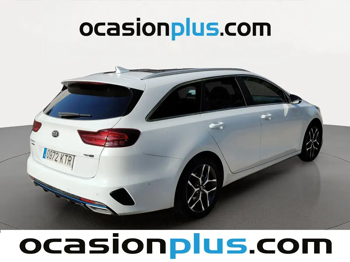 Usado Kia Ceed GT GT-Line 120 CV (88 kW) 2019 Blanco Familiar