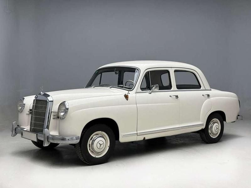 Usado Mercedes 190 75 CV (55 kW) 1961 Blanco Berlina