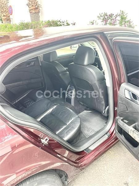 Usado Skoda Superb Elegance 140 CV (102 kW) 2010 Granate Berlina