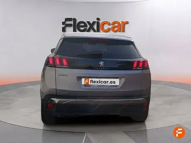 Usado Peugeot 3008 Allure 130 CV (95 kW) 2019 Gris SUV