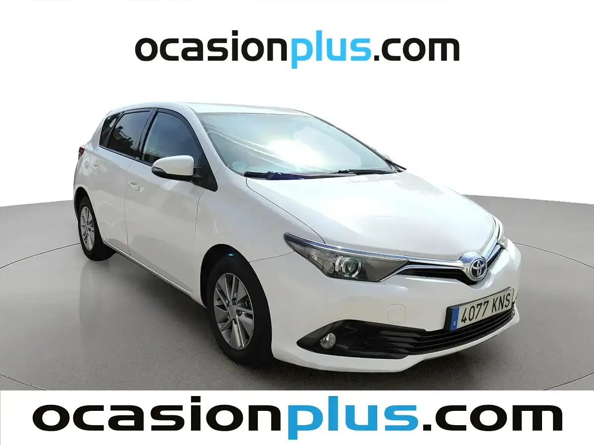 Usado Toyota Auris Hybrid Business Edition 136 CV (100 kW) 2018 Blanco Berlina