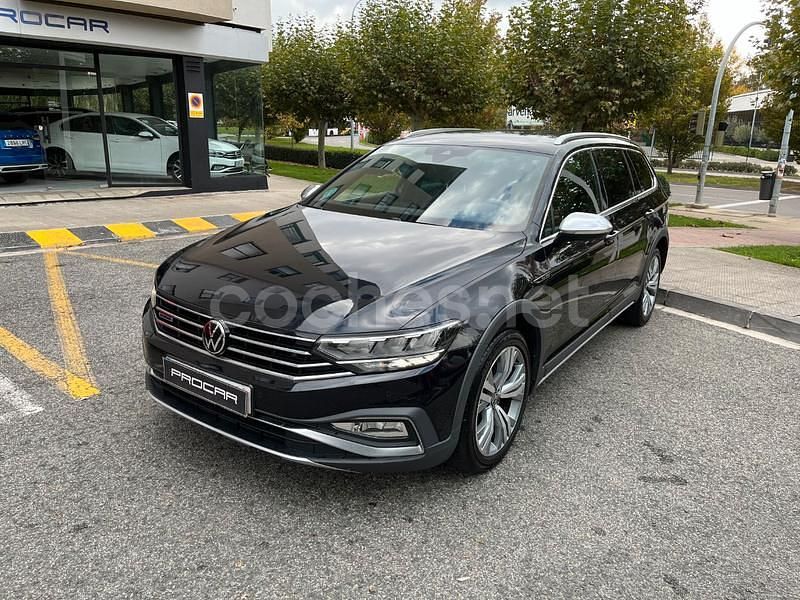 Negro Usado 2021 VW Passat Alltrack Familiar | 24.900 € (Precio justo) - Imagen 1/4