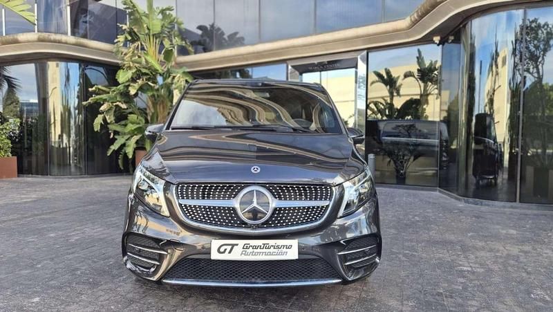 Usado Mercedes V300 Avantgarde 239 CV (175 kW) 2024 Gris Monovolumen