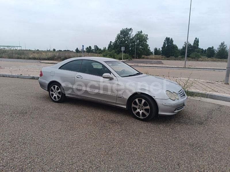 Gris / plata Usado 2004 Mercedes CLK270 Avantgarde Coupe | 2000 € (Super precio) - Imagen 1/4