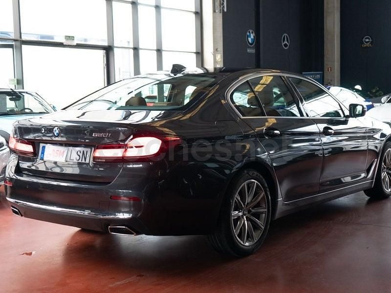 Usado BMW 520 Sport Line 184 CV (135 kW) 2021 Gris / plata Berlina