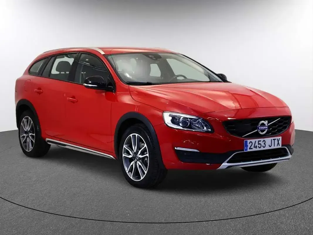 Usado Volvo V60 CC Summum 190 CV (139 kW) 2016 Rojo Familiar