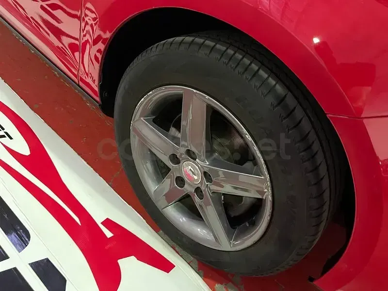 Usado Seat Altea XL I-Tech 105 CV (77 kW) 2014 Granate Monovolumen