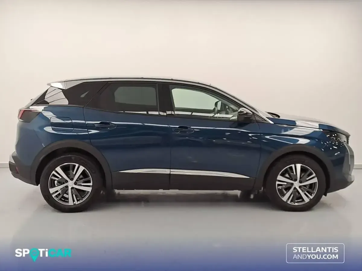 Usado Peugeot 3008 Allure 131 CV (96 kW) 2023 Azul SUV