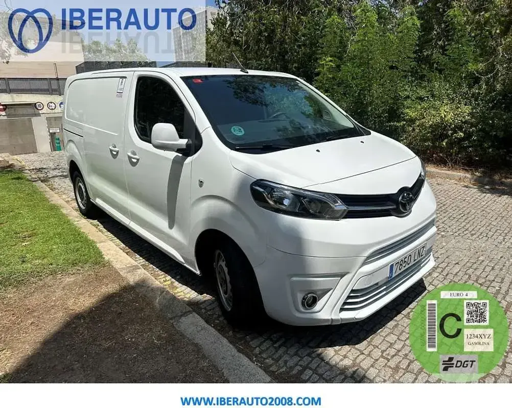 Usado Toyota Proace 120 CV (88 kW) 2021 Blanco Monovolumen
