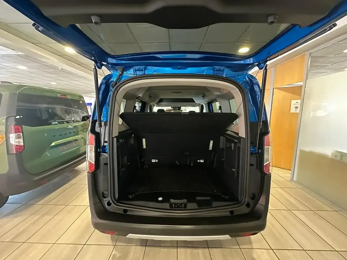Nuevo Ford Tourneo Courier Active 125 CV (91 kW) 2026 Blanco Monovolumen