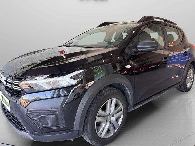 Negro Usado 2023 Dacia Sandero Essentiel Utilitario | 14.490 € (Precio justo) - Imagen 1/4