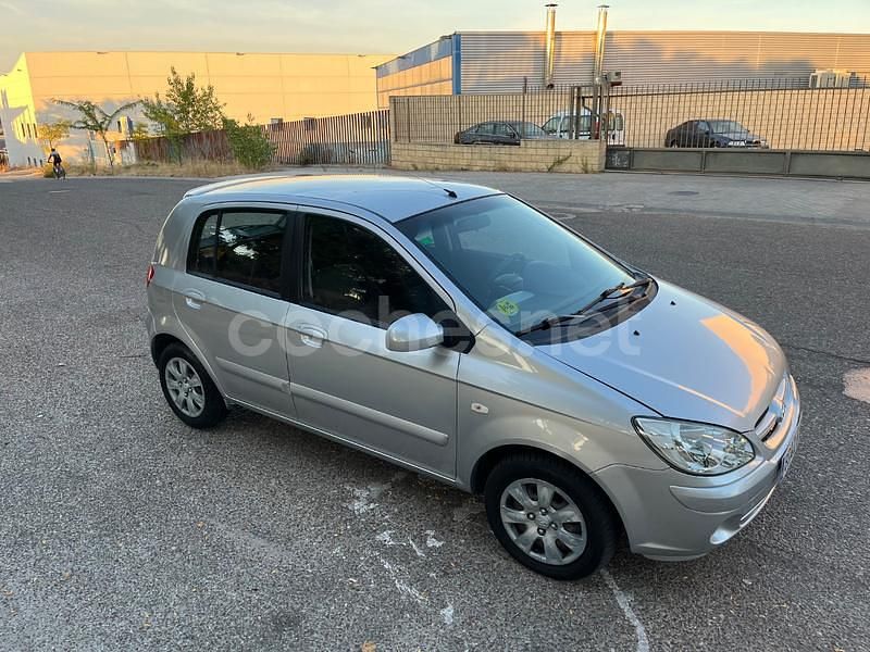 Gris / plata Usado 2007 Hyundai Getz Utilitario | 4199 € (Precio justo) - Imagen 1/4
