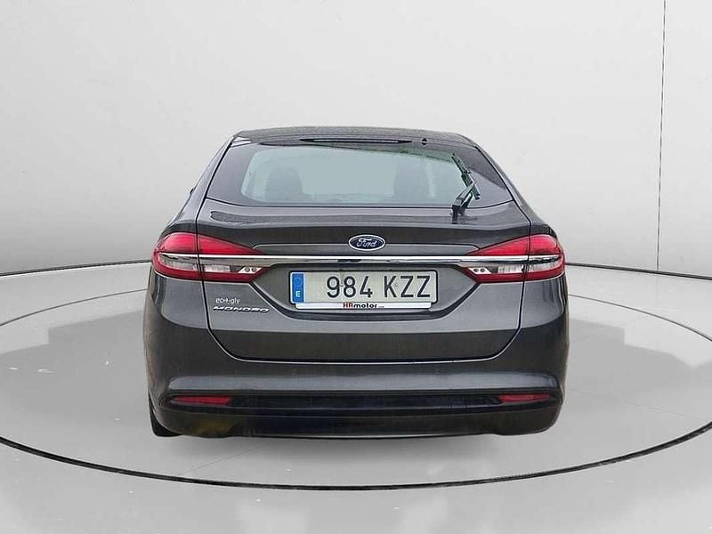 Usado Ford Mondeo Titanium 167 CV (122 kW) 2019 Gris Berlina