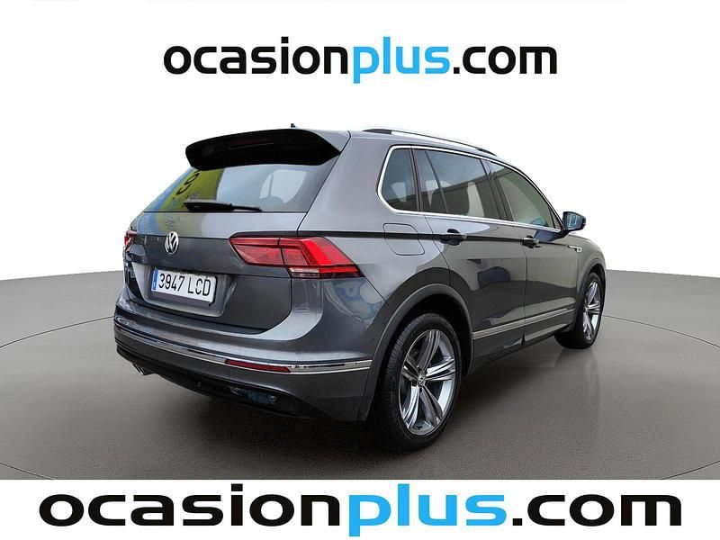 Usado VW Tiguan Sportline 150 CV (110 kW) 2019 Gris SUV