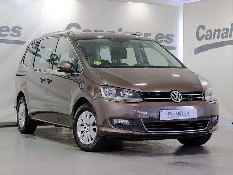 Usado VW Sharan Advance 140 CV (102 kW) 2013 Marrón Monovolumen