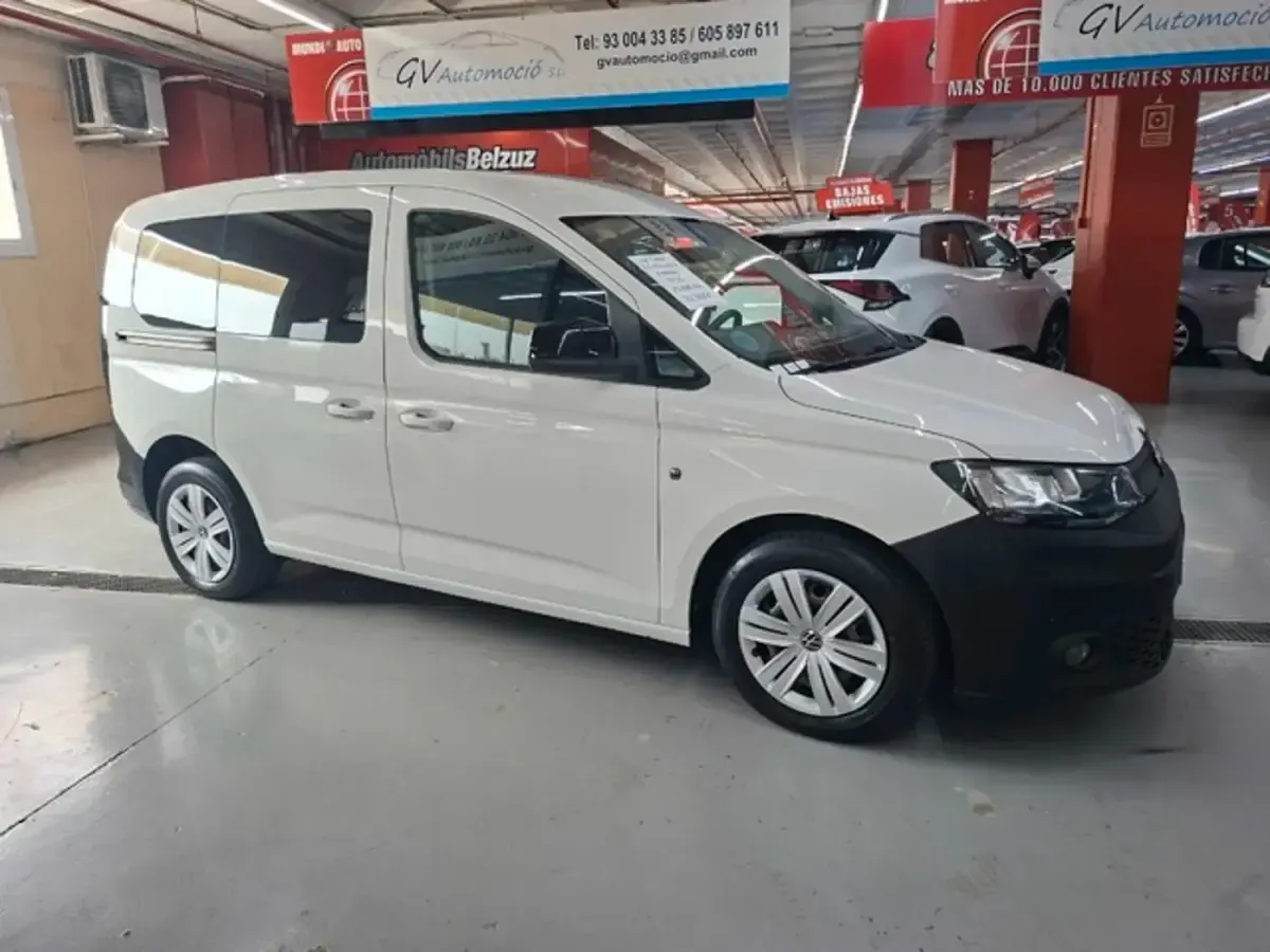 Usado VW Caddy 122 CV (89 kW) 2021 Blanco Monovolumen