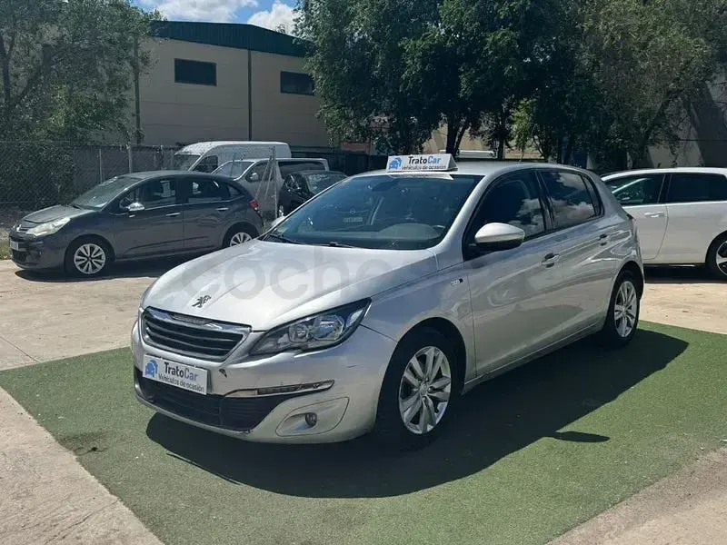 Usado Peugeot 308 Style 120 CV (88 kW) 2017 Gris / plata Berlina