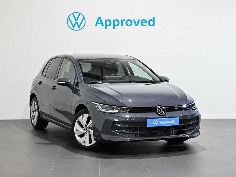 Usado VW Golf VIII 116 CV (85 kW) 2025 Gris Utilitario