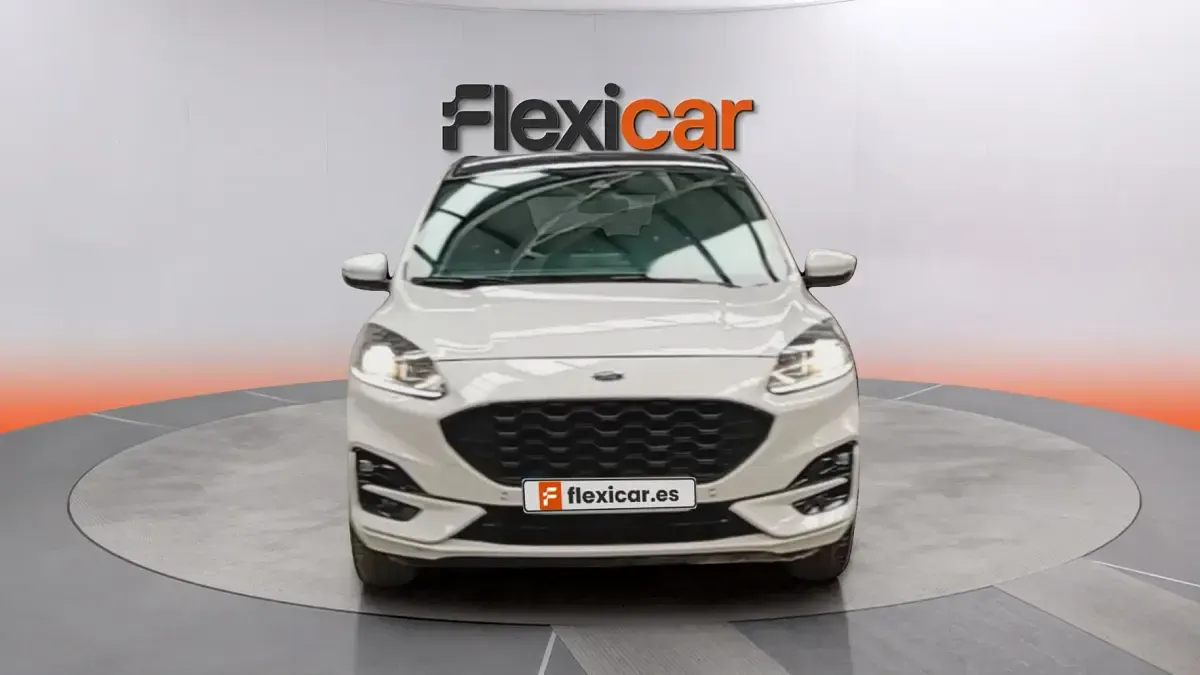 Usado Ford Kuga ST-Line 190 CV (139 kW) 2021 Blanco SUV