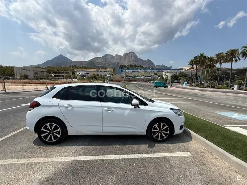 Usado Citroën C4 Shine 120 CV (88 kW) 2018 Blanco Berlina