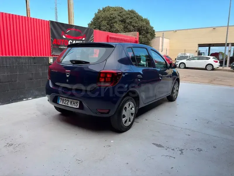Usado Dacia Sandero Base 75 CV (55 kW) 2018 Azul Berlina