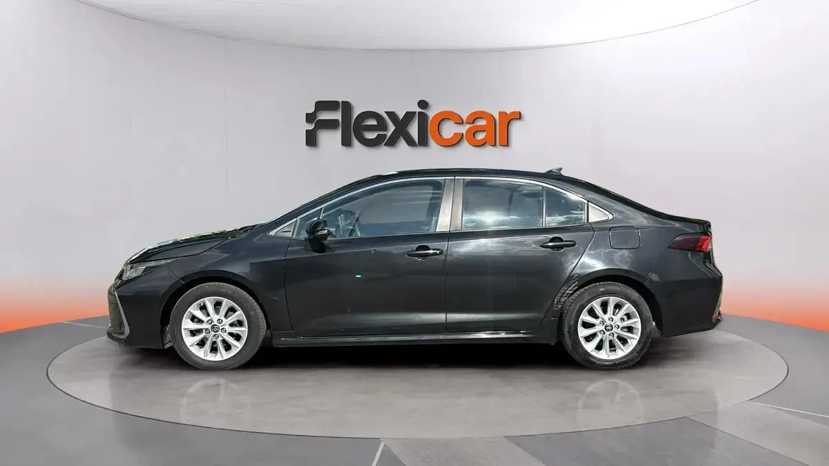 Usado Toyota Corolla Active 125 CV (91 kW) 2023 Negro Berlina