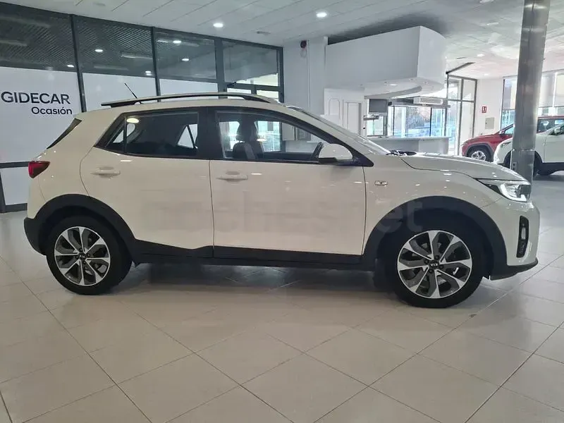 Usado Kia Stonic 100 CV (73 kW) 2020 Blanco SUV