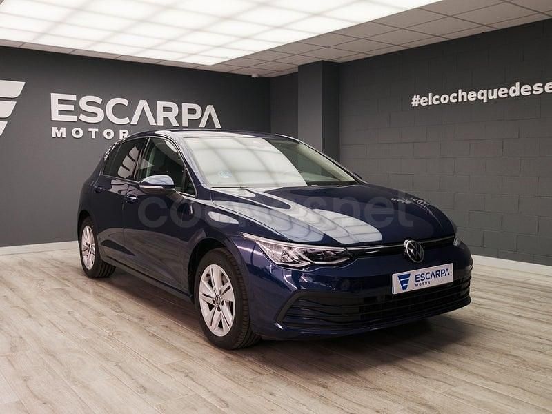 Usado VW Golf VIII Life 150 CV (110 kW) 2020 Azul Berlina