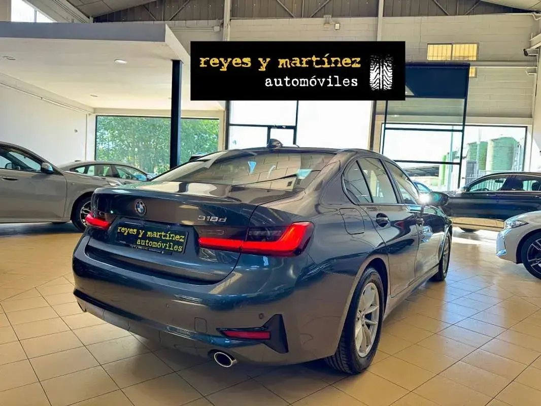 Usado BMW 318 150 CV (110 kW) 2021 Gris Berlina
