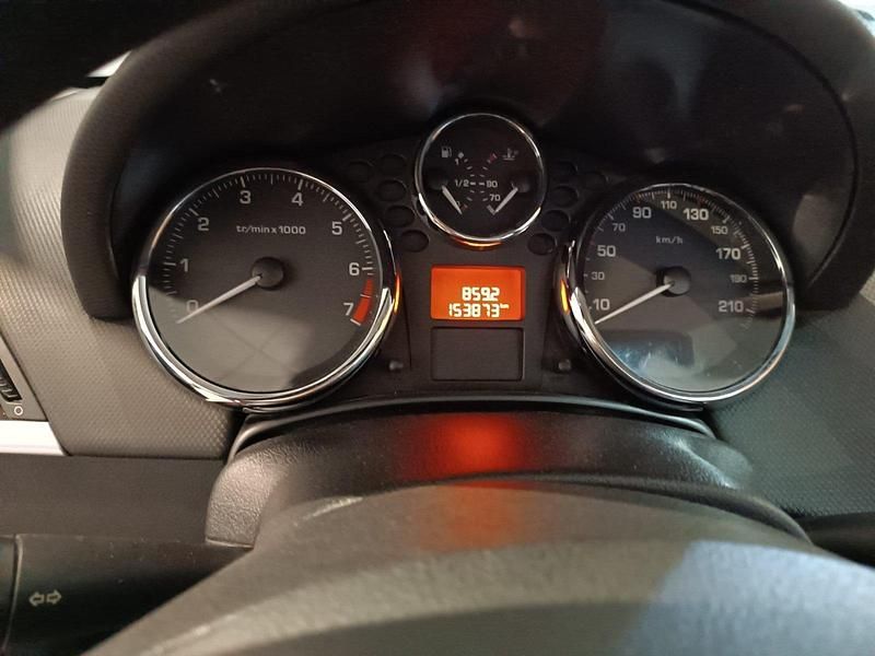 Usado Peugeot 207 CC 120 CV (88 kW) 2008 Rojo Descapotable