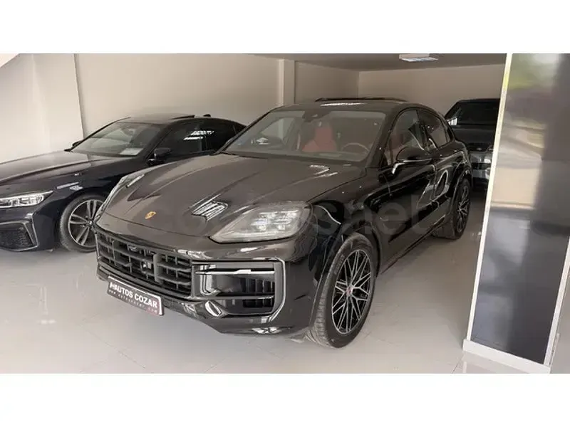Usado Porsche Cayenne Black Edition 470 CV (345 kW) 2025 Negro SUV