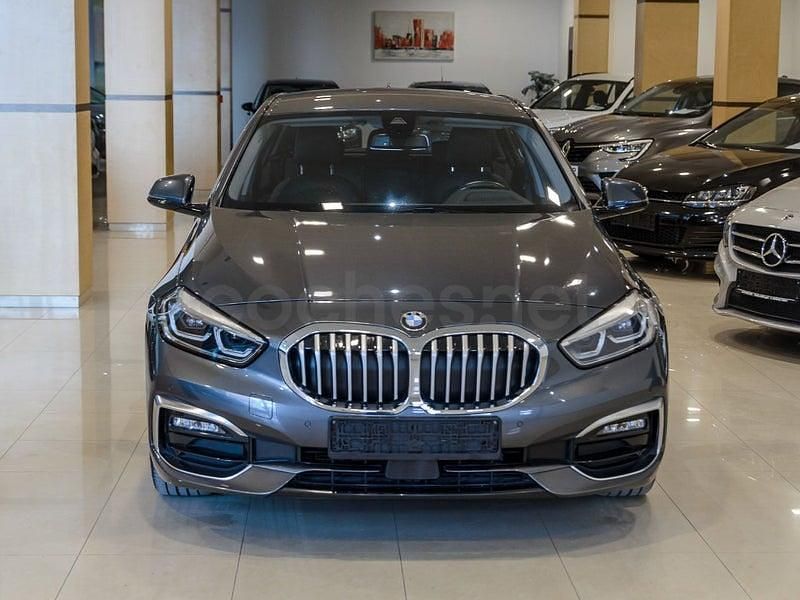 Usado BMW 120 Luxury Line 190 CV (139 kW) 2021 Gris / plata Utilitario