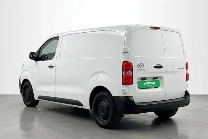 Usado Toyota Proace Plus 102 CV (75 kW) 2023 Blanco Monovolumen