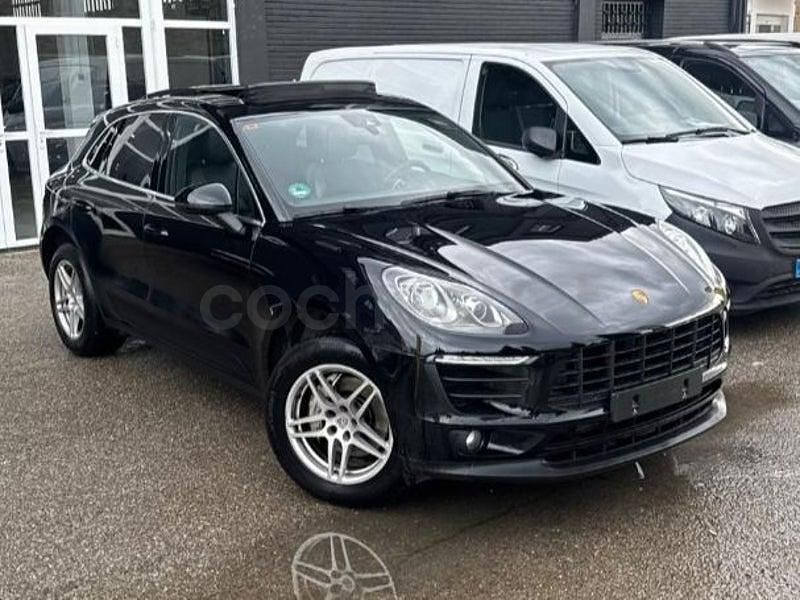 Käytetty Porsche Macan S 258 HP (189 kW) 2015 Musta Katumaasturi