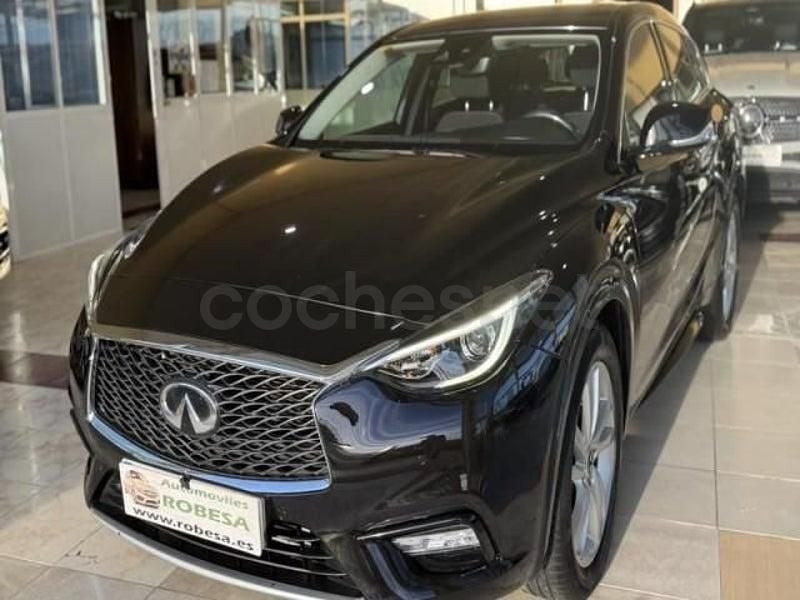 Usado Infiniti Q30 Premium 156 CV (114 kW) 2018 Naranja Berlina