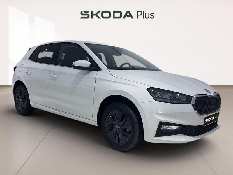 Blanco Nuevo 2025 Skoda Fabia Selection Utilitario | 18.500 € (Precio justo) - Imagen 1/4