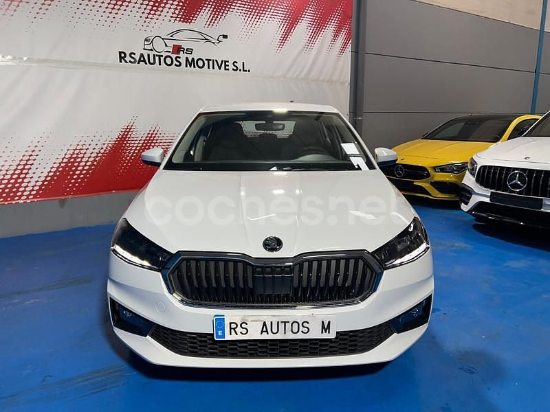 Nuevo Skoda Fabia Selection 95 CV (69 kW) 2025 Blanco Utilitario