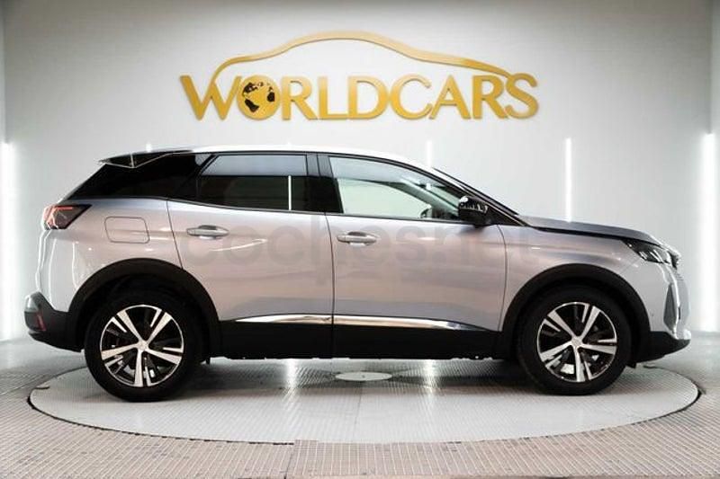 Usado Peugeot 3008 Allure 130 CV (95 kW) 2022 Gris SUV