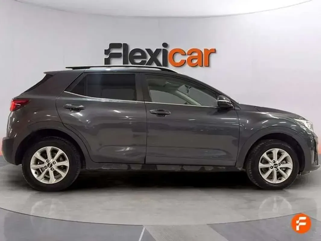 Usado Kia Stonic 120 CV (88 kW) 2017 Gris SUV
