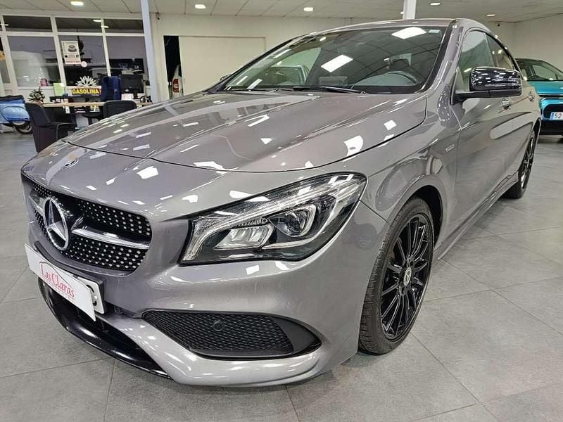 Usado Mercedes CLA200 136 CV (100 kW) 2018 Gris Coupe