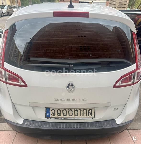 Usado Renault Scénic III Dynamique 110 CV (80 kW) 2011 Blanco Monovolumen