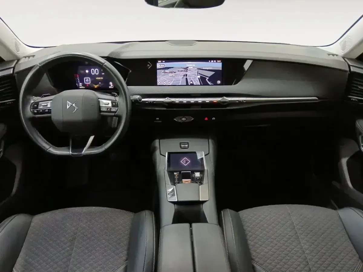 Usado DS Automobiles DS4 Trocadero 131 CV (96 kW) 2023 Gris SUV