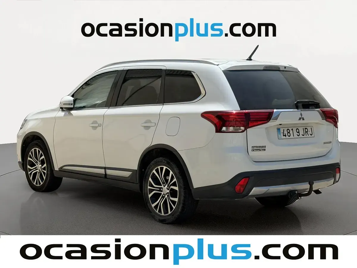 Usado Mitsubishi Outlander Motion 150 CV (110 kW) 2016 Blanco SUV
