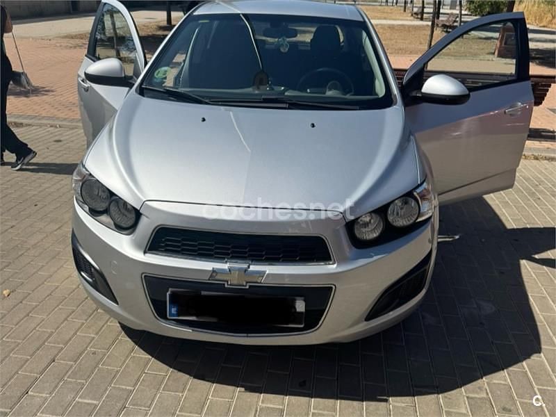 Gris / plata Usado 2012 Chevrolet Aveo LT Berlina | 7500 € (Un poco caro) - Imagen 1/4